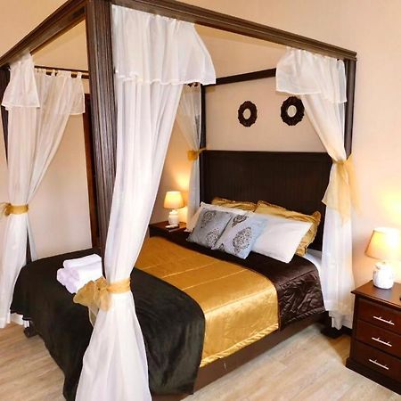 Hotel En El Centro Historico Куенка Екстериор снимка