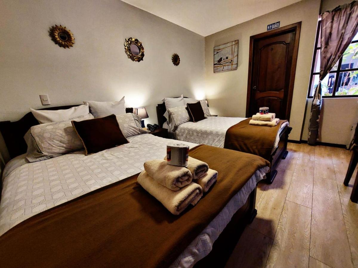Hotel En El Centro Historico Куенка Екстериор снимка