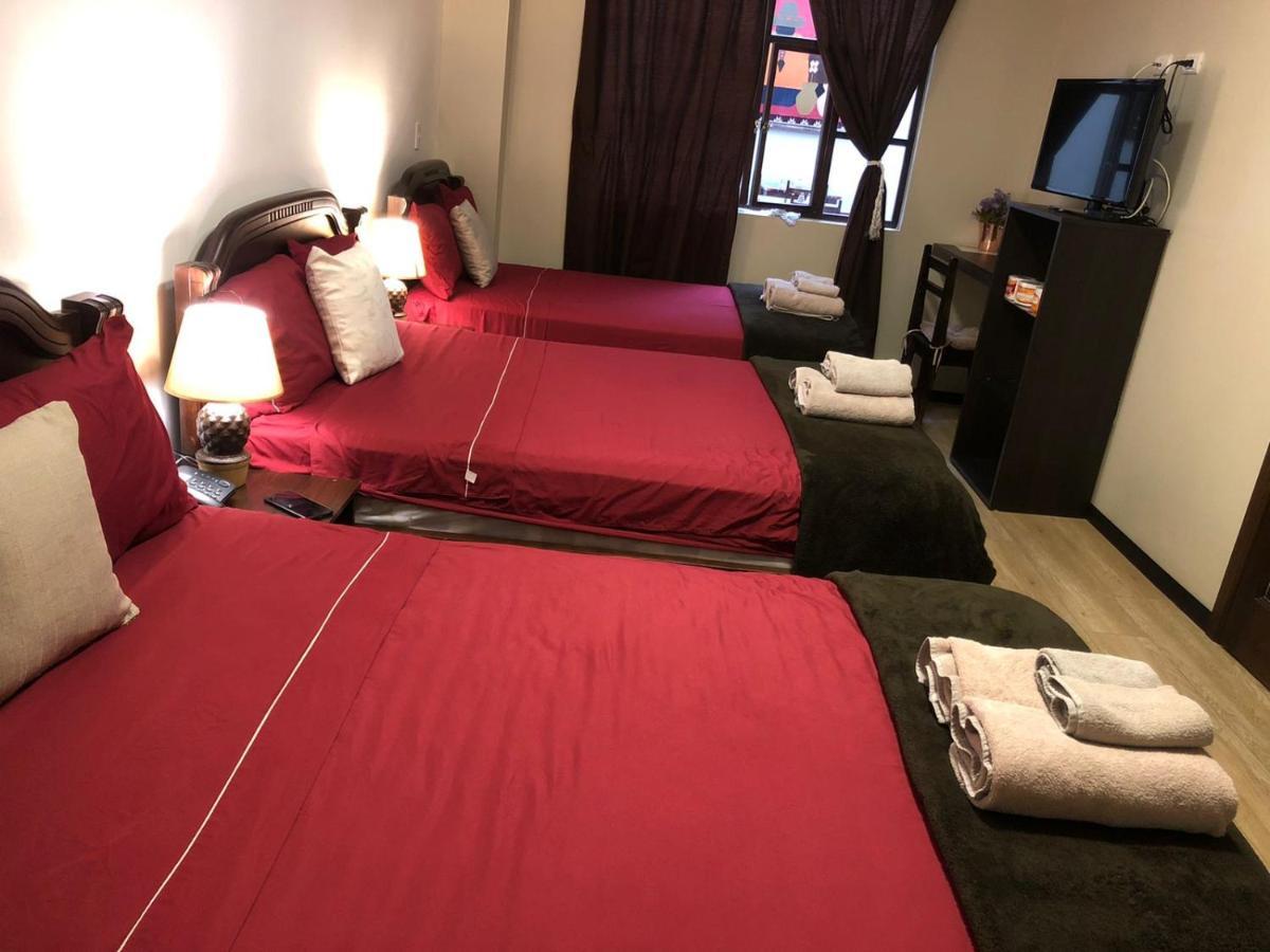 Hotel En El Centro Historico Куенка Екстериор снимка