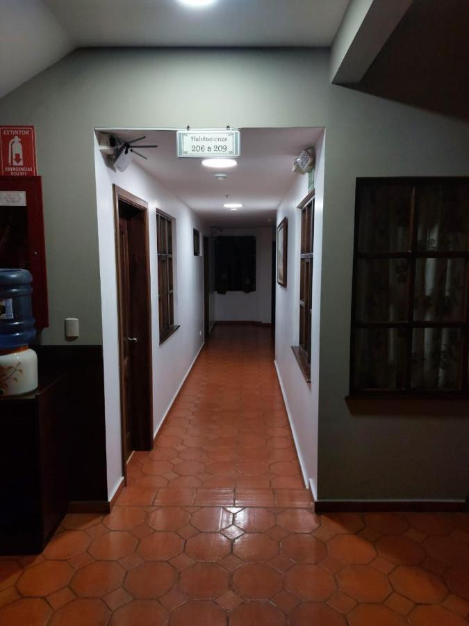 Hotel En El Centro Historico Куенка Екстериор снимка
