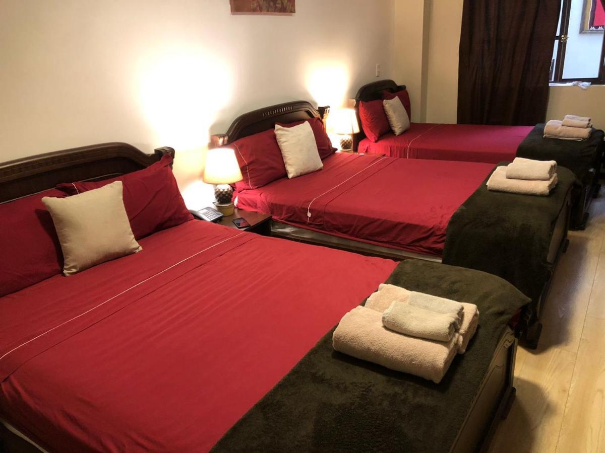 Hotel En El Centro Historico Куенка Екстериор снимка