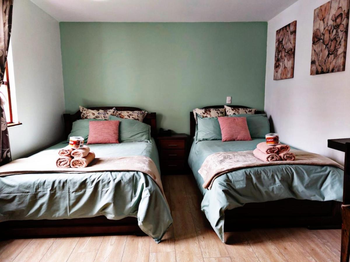 Hotel En El Centro Historico Куенка Екстериор снимка