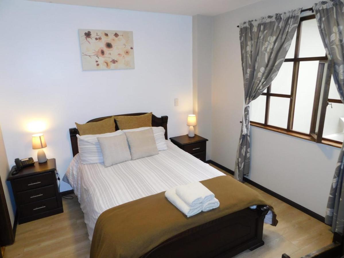 Hotel En El Centro Historico Куенка Екстериор снимка