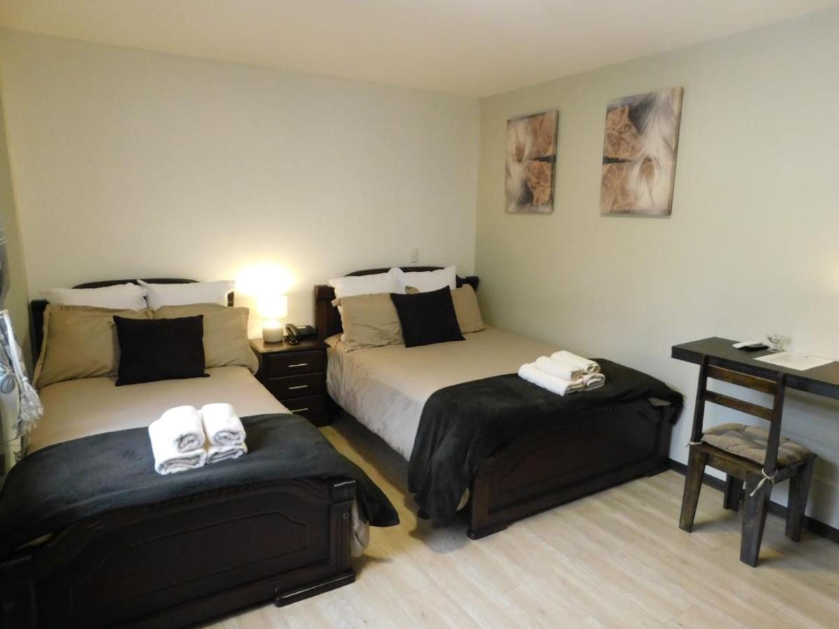 Hotel En El Centro Historico Куенка Екстериор снимка